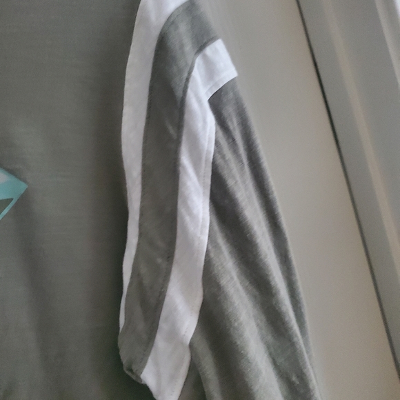 Victoria secret pink shirt - Picture 3 of 5